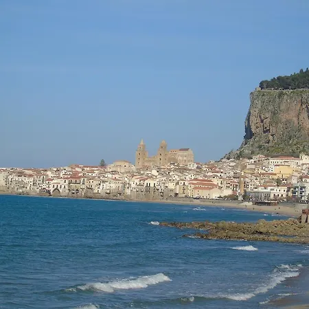 Rosa Διαμέρισμα Cefalù